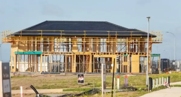 Custom-Steel-Structural-Engineering-Project-1-600×323